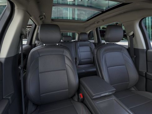 New 2026 Lincoln Nautilus Premier w/ Equipment Group 102A AWD/4WD image 10
