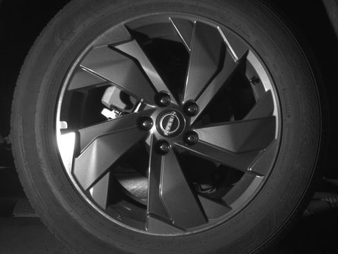 Used 2025 Nissan Rogue SV image 15