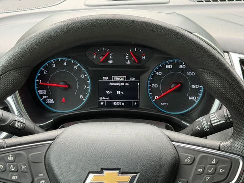 Used 2020 Chevrolet Equinox LS FWD image 19