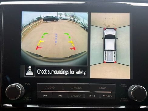 Used 2023 Nissan Titan PRO-4X w/ Pro-4x Convenience Package image 11