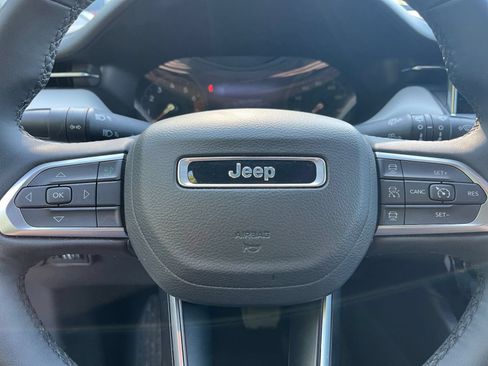 Used 2025 Jeep Compass Limited AWD/4WD image 24