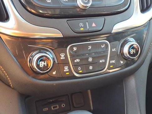 Used 2022 Chevrolet Equinox Premier image 10