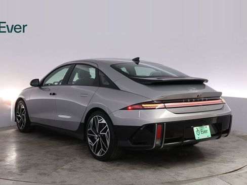 Used 2024 Hyundai Ioniq 6 SEL RWD image 17