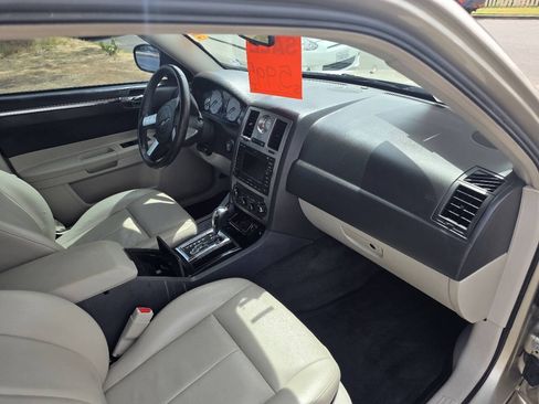 Used 2006 Chrysler 300 Touring RWD image 7