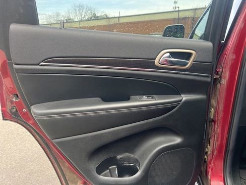 Used 2014 Jeep Grand Cherokee Limited w/ Luxury Group II image 17