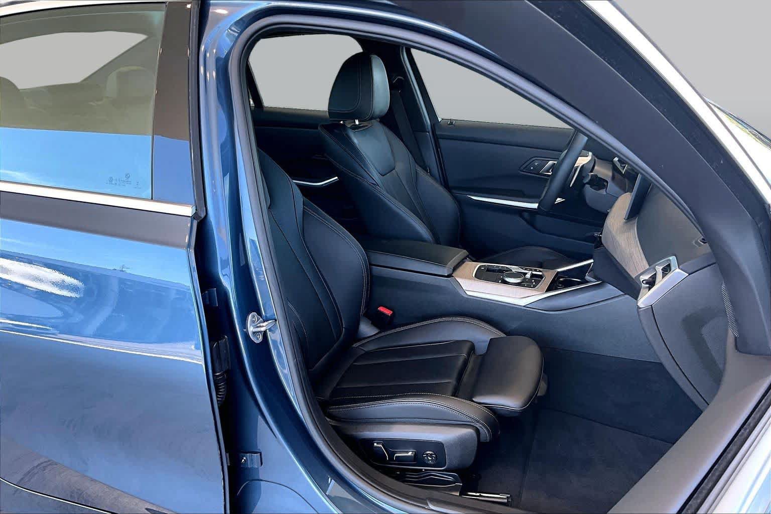 Used 2025 BMW 330i Sedan RWD image 8