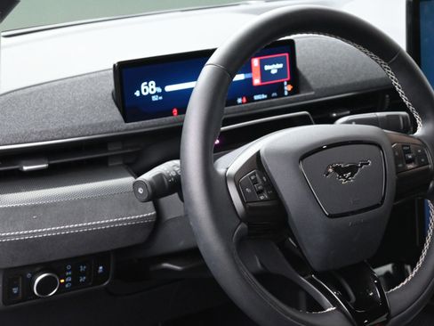 Used 2025 Ford Mustang Mach-E GT image 31