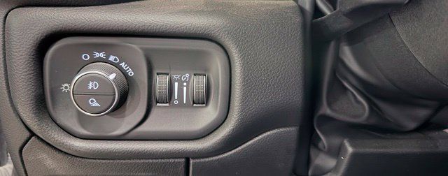 Used 2026 RAM 1500 Laramie AWD/4WD image 28