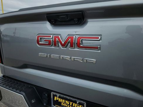 Used 2023 GMC Sierra 1500 SLE w/ Enhanced Capability Package AWD/4WD image 12