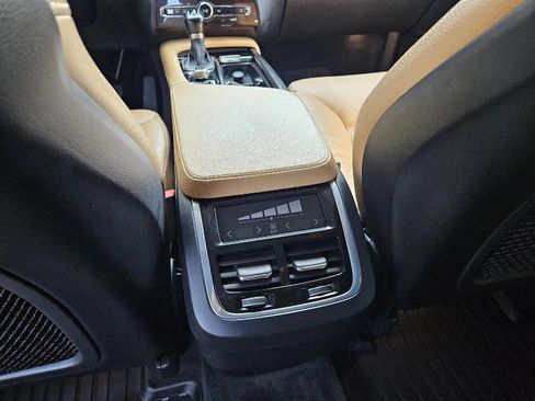 Used 2017 Volvo XC90 T6 Momentum w/ Vision Package AWD/4WD image 18