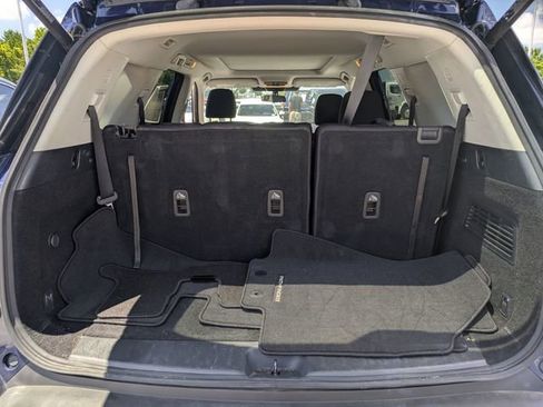 Used 2022 Nissan Pathfinder SV w/ SV Premium Package FWD image 24