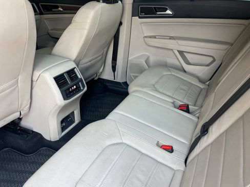 Used 2018 Volkswagen Atlas SEL Premium AWD/4WD image 12