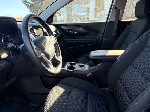 Used 2023 GMC Terrain SLE w/ Driver Convenience Package image 5