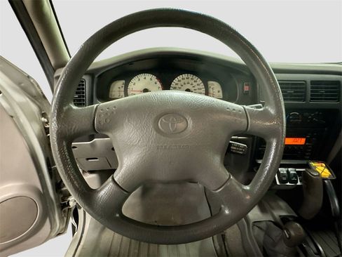 Used 2004 Toyota Tacoma 4x4 Xtracab V6 w/ SR5 Color-Keyed Pkg image 12