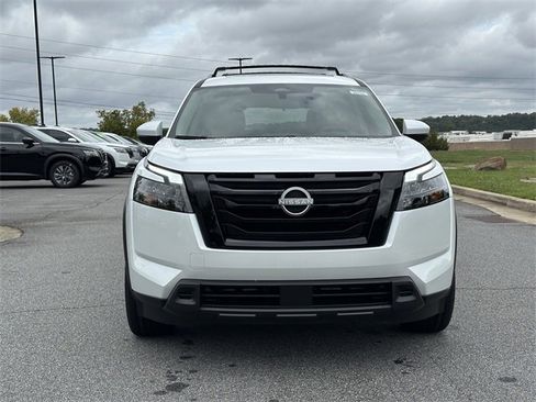 New 2025 Nissan Pathfinder SV w/ SV Premium Package image 2