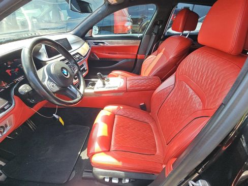Used 2020 BMW 750i xDrive w/ Executive Package image 4