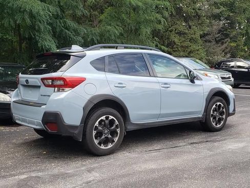 Used 2022 Subaru Crosstrek 2.0i Premium w/ Moonroof Package AWD/4WD image 3