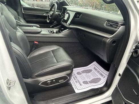 Used 2023 Jeep Wagoneer L Series II image 20