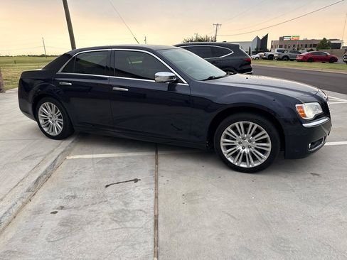 Used 2011 Chrysler 300 C w/ Sound Group RWD image 8