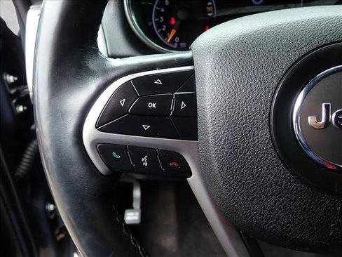 Used 2018 Jeep Grand Cherokee Altitude image 15