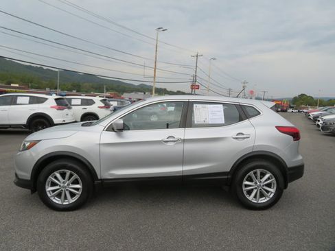 Used 2018 Nissan Rogue Sport S w/ S Appearance Package image 7