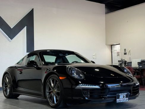 Used 2016 Porsche 911 Targa 4S AWD/4WD image 2