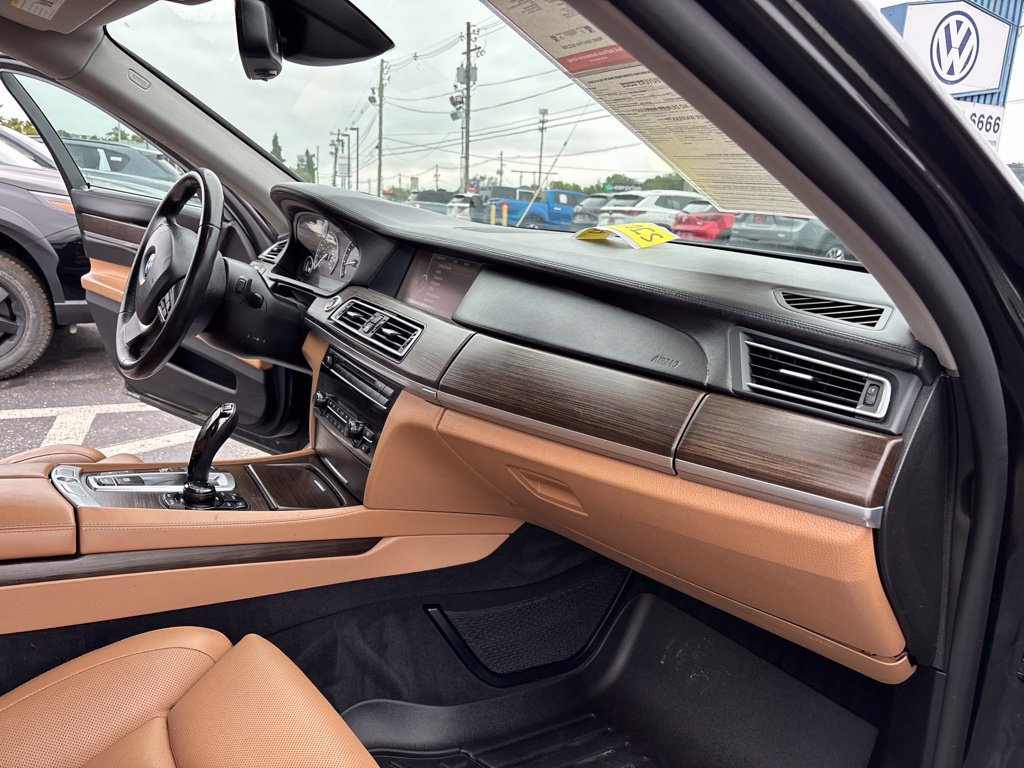 Used 2012 BMW 740i RWD image 34