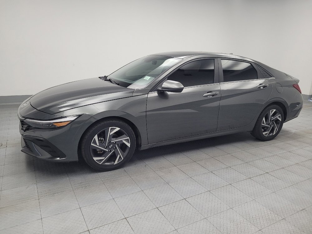 Used 2024 Hyundai Elantra SEL w/ Convenience Package FWD image 2
