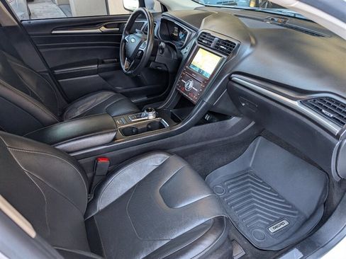 Used 2020 Ford Fusion Titanium image 4