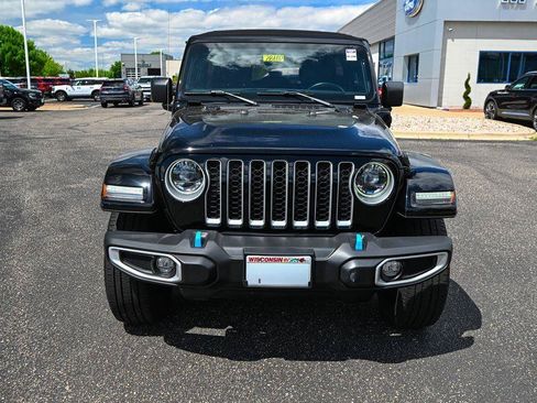 Used 2023 Jeep Wrangler Unlimited Sahara w/ Cold Weather Group AWD/4WD image 10
