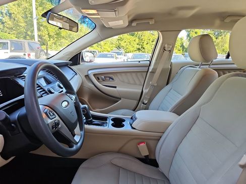 Used 2017 Ford Taurus SE image 20