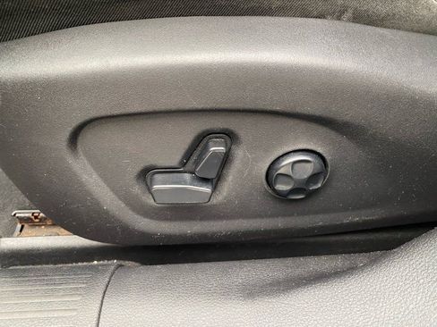 Used 2017 Chrysler 200 LX w/ Touring Convenience Group image 11