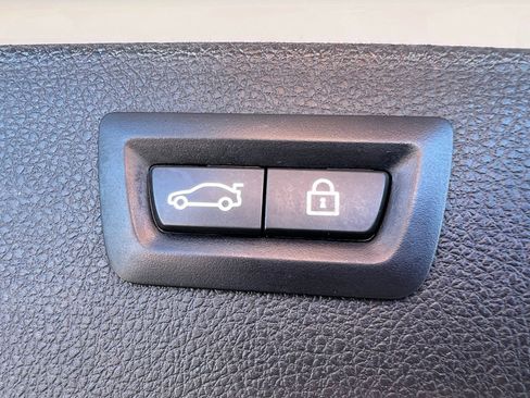 Used 2019 BMW 330i xDrive 330i xDrive w/ Convenience Package image 25