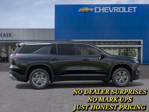 New 2026 Chevrolet Traverse LT w/ Driver Confidence Package FWD image 5