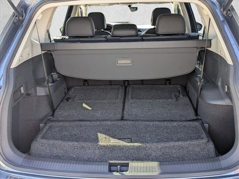 Used 2021 Volkswagen Tiguan SE image 6