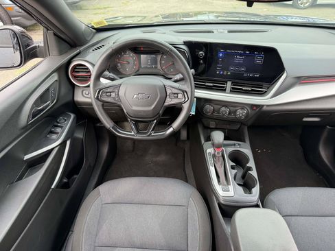 Certified 2024 Chevrolet Trax RS w/ Driver Confidence Package FWD image 12