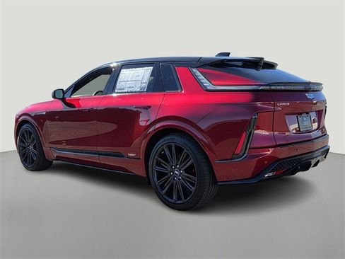New 2026 Cadillac Lyriq V image 4