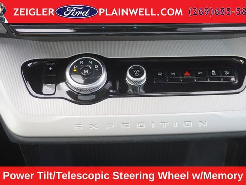 Used 2025 Ford Expedition Active AWD/4WD image 26