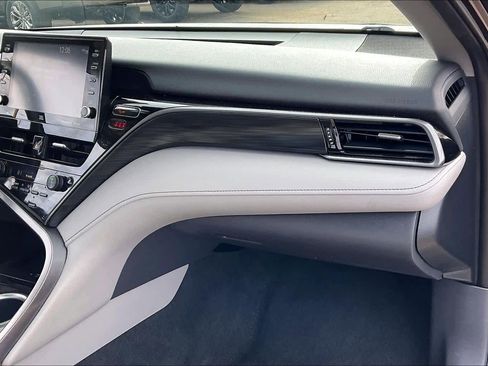 Used 2024 Toyota Camry XLE image 18