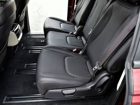 Used 2024 Kia Carnival EX FWD image 13