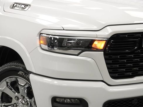 Used 2025 RAM 1500 Big Horn AWD/4WD image 5