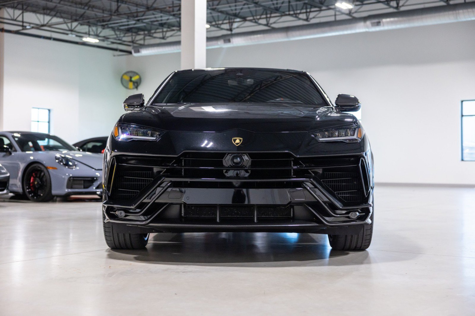 Used 2024 Lamborghini Urus Performante AWD/4WD image 2