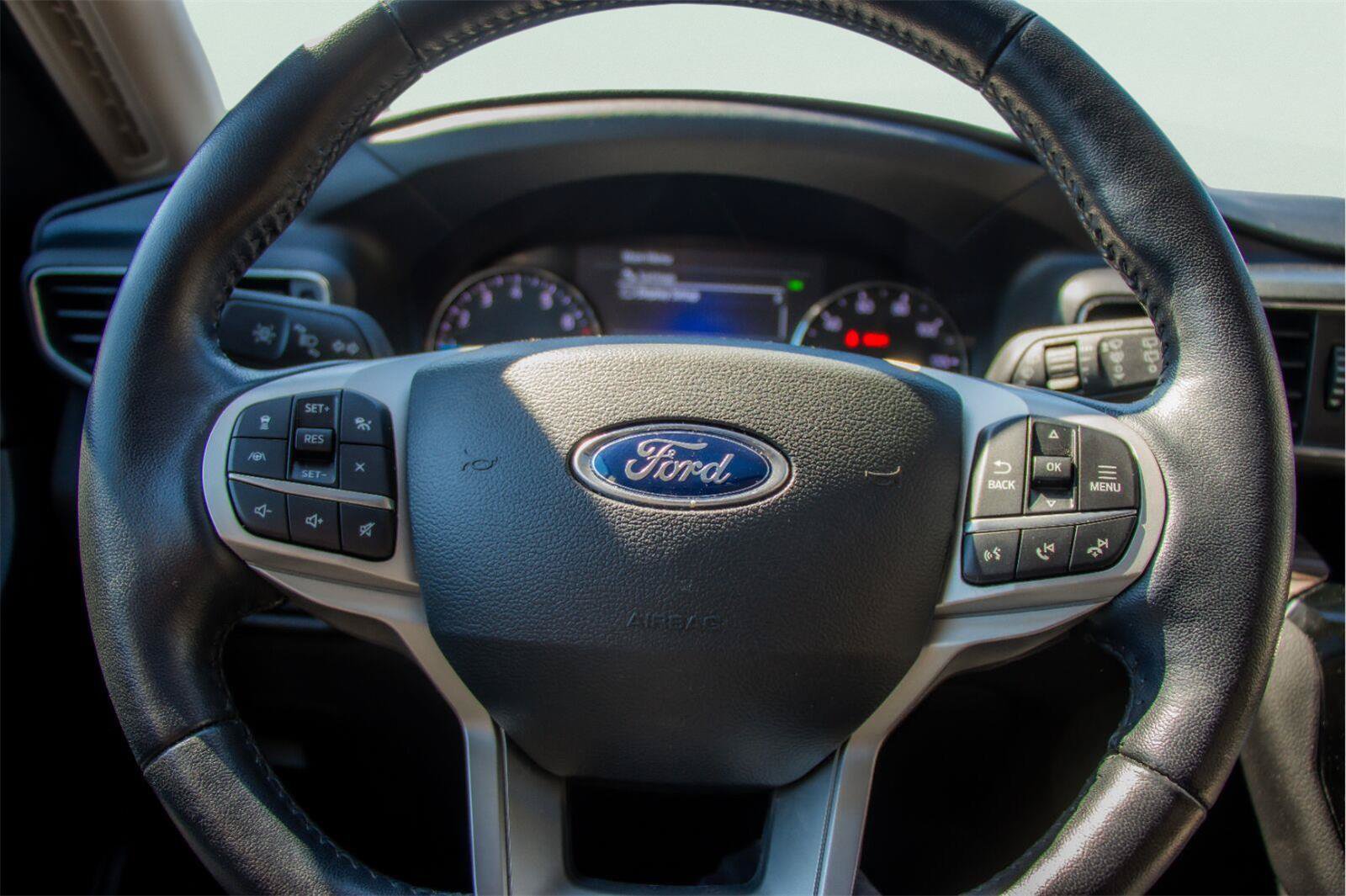 Used 2023 Ford Explorer Limited w/ Limited Technology Package RWD image 14