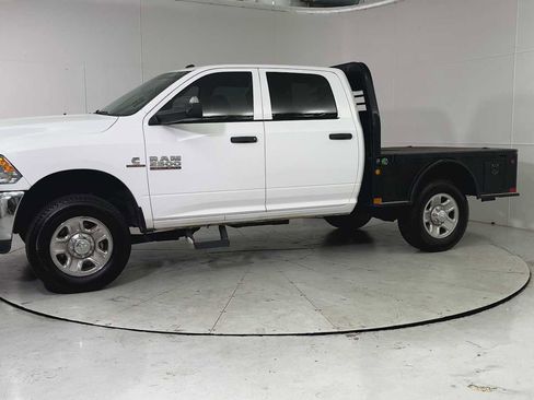 Used 2017 RAM 2500 Tradesman w/ Chrome Appearance Group AWD/4WD image 5