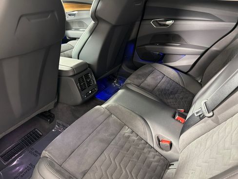 Used 2024 Audi e-tron GT Premium Plus image 11