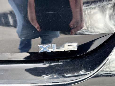 Used 2023 Toyota Highlander XLE image 27