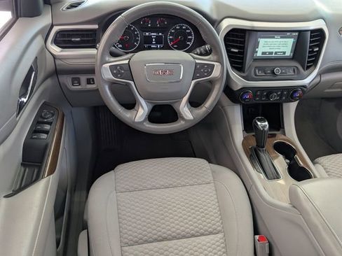 Used 2019 GMC Acadia SLE image 9