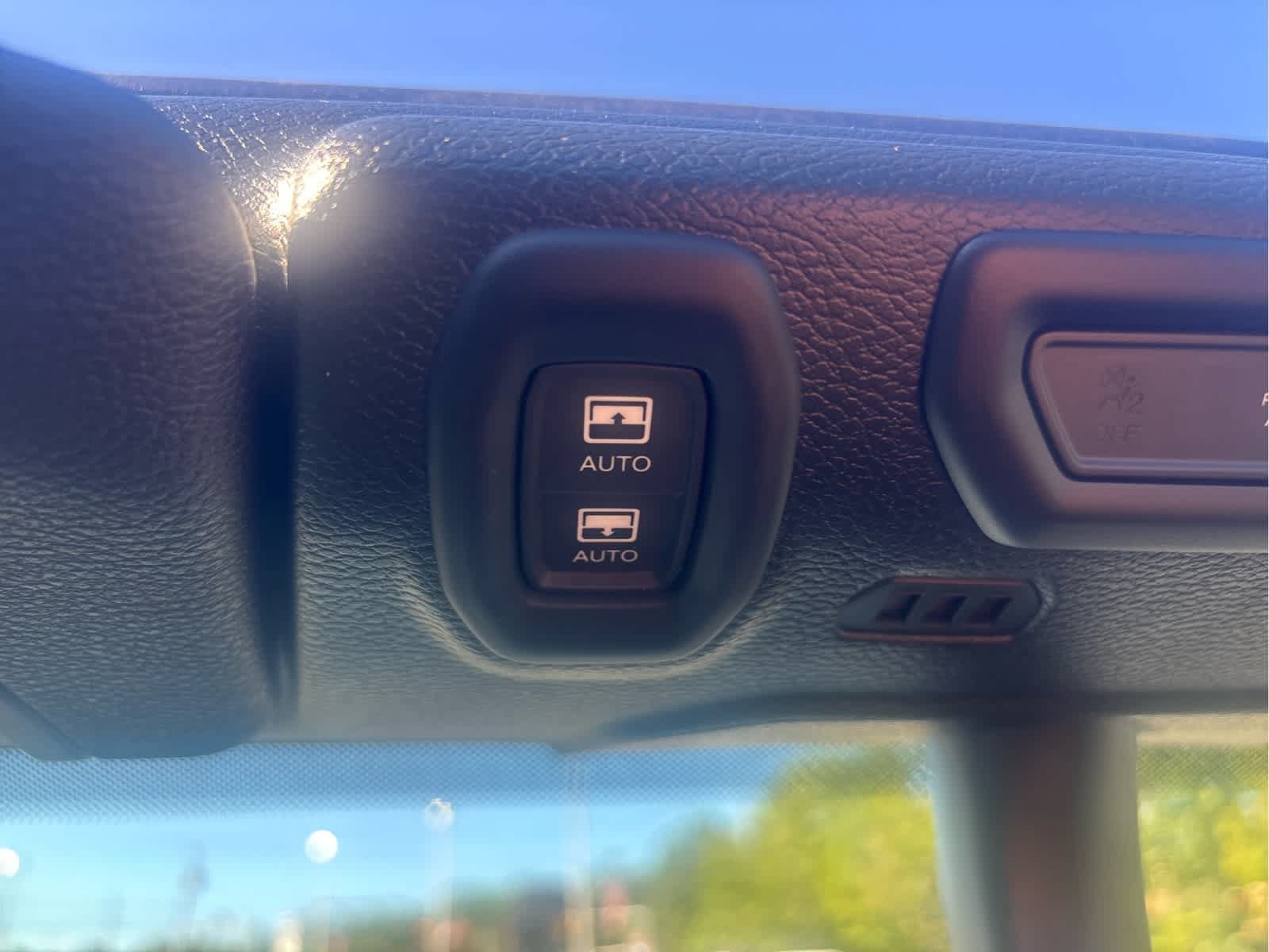 Used 2023 Jeep Wrangler Unlimited Sahara w/ Cold Weather Group AWD/4WD image 19