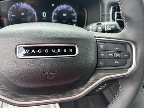 Used 2024 Jeep Wagoneer Series III AWD/4WD image 27
