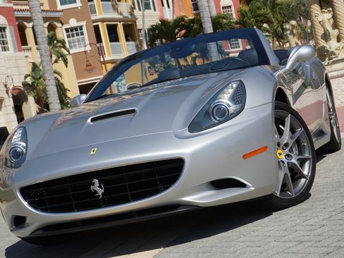 Used 2011 Ferrari California image 68